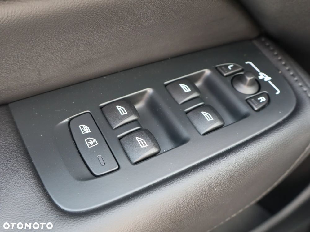Volvo XC 60 T8 Plug-In Hybrid AWD Ultimate Bright - 26
