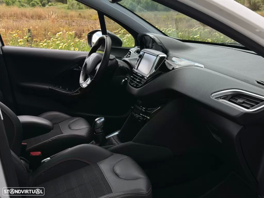 Peugeot 208 1.2 PureTech GT Line - 11