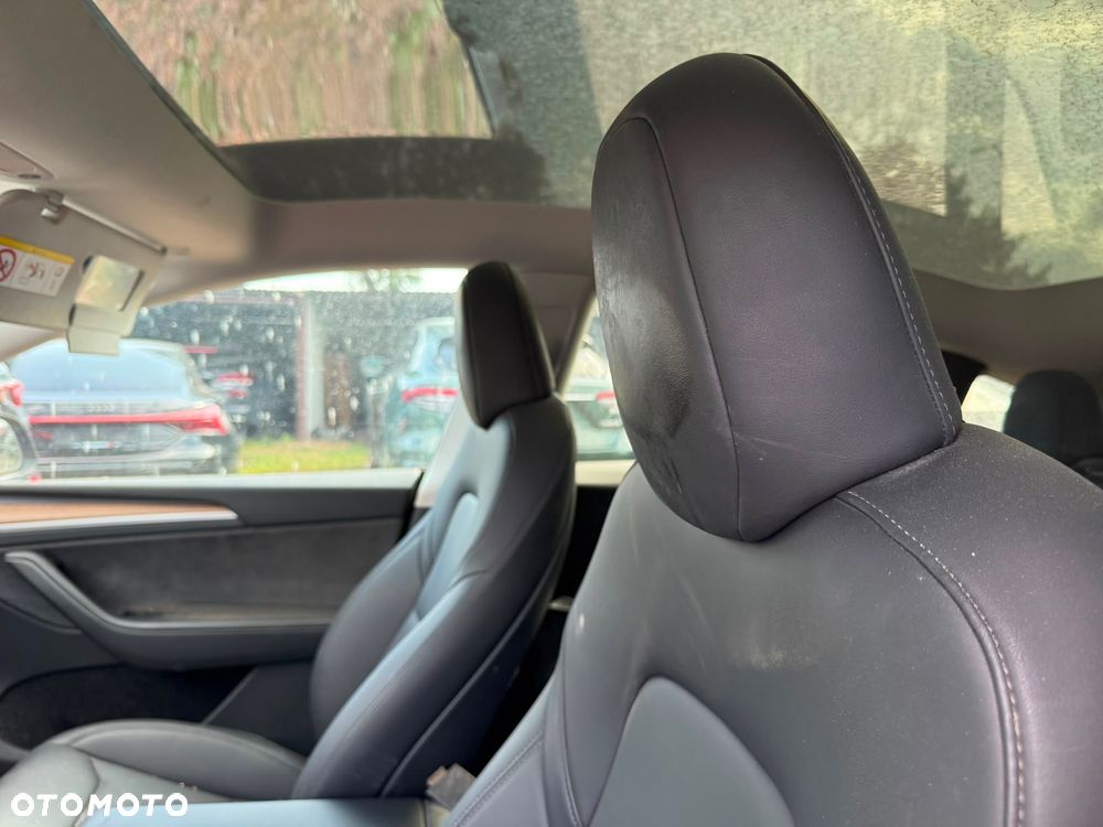 Tesla Model Y Long Range RWD - 15