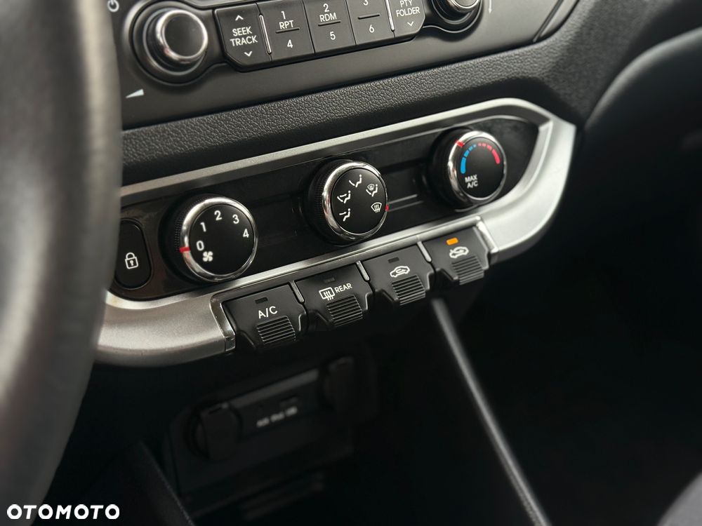 Kia Rio - 20