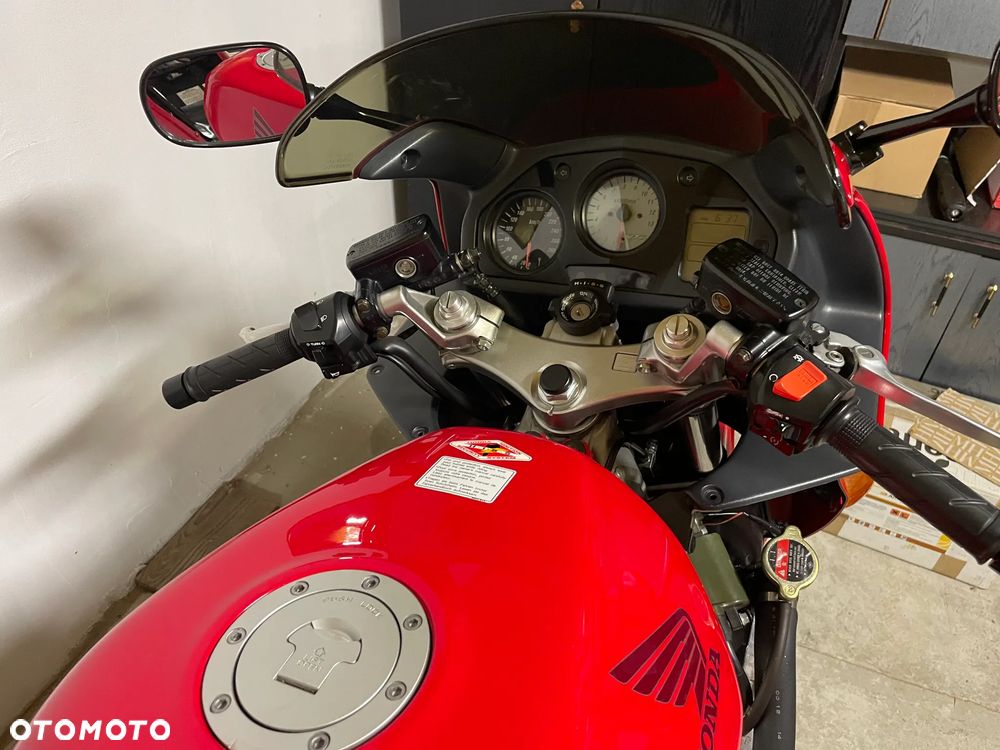 Honda VFR - 14