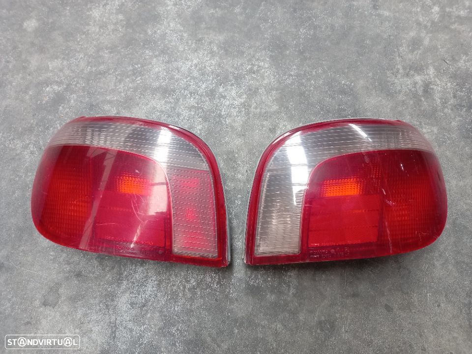 Farolim trás Toyota Yaris 2000 - 1