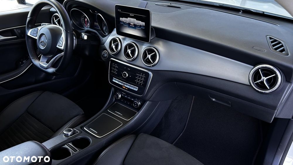 Mercedes-Benz CLA - 23