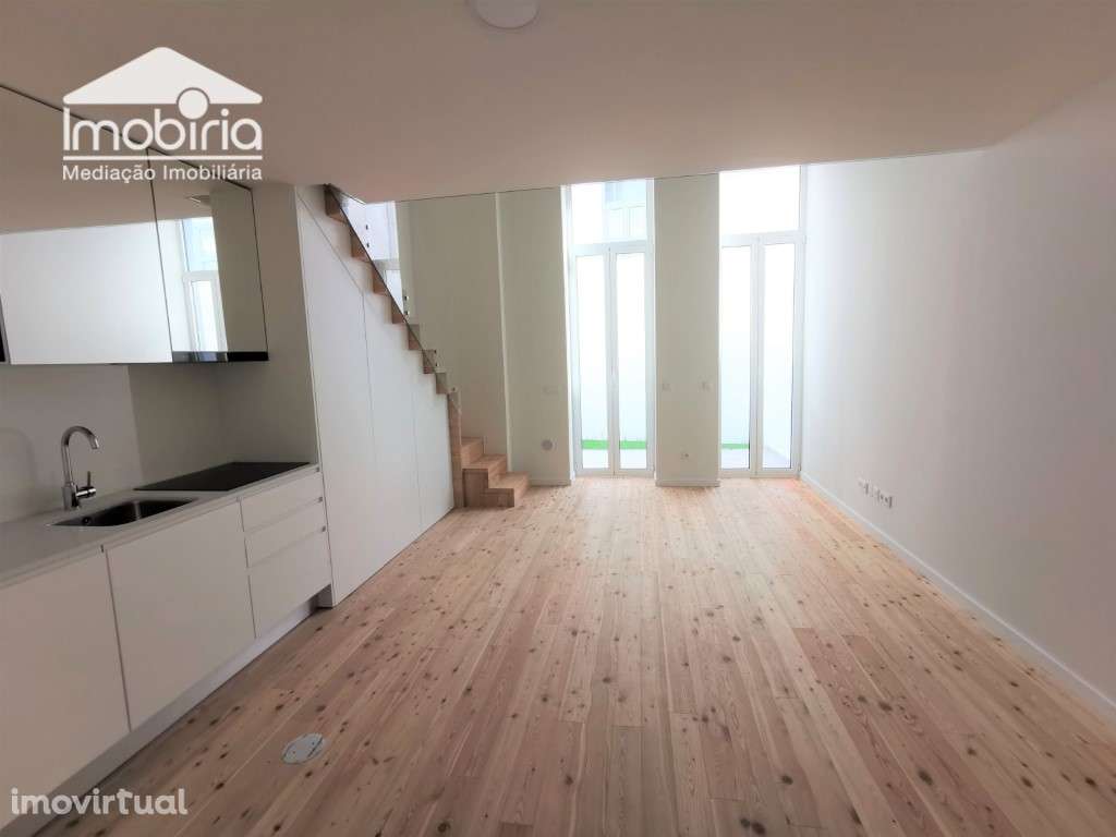 Apartamento T1 Mezanino Arrendamento Aveiro > Glória e Vera Cruz - Grande imagem: 4/9