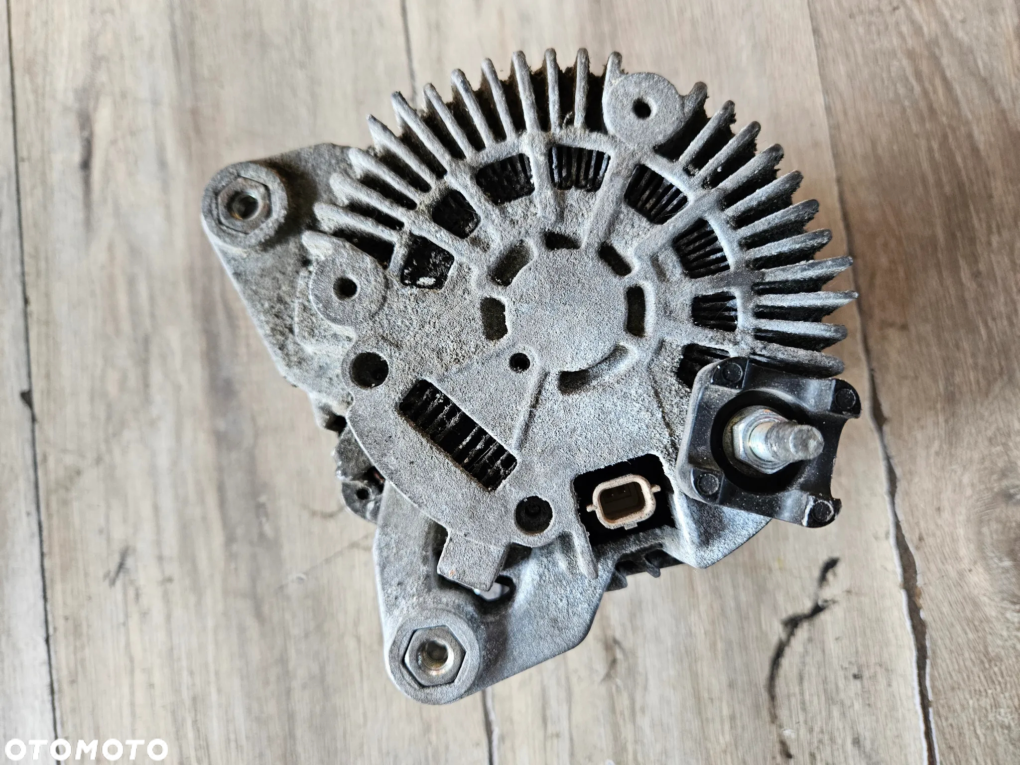 ALTERNATOR RENAULT LAGUNA III 2.0 DCI 210a 8200960536 - 5