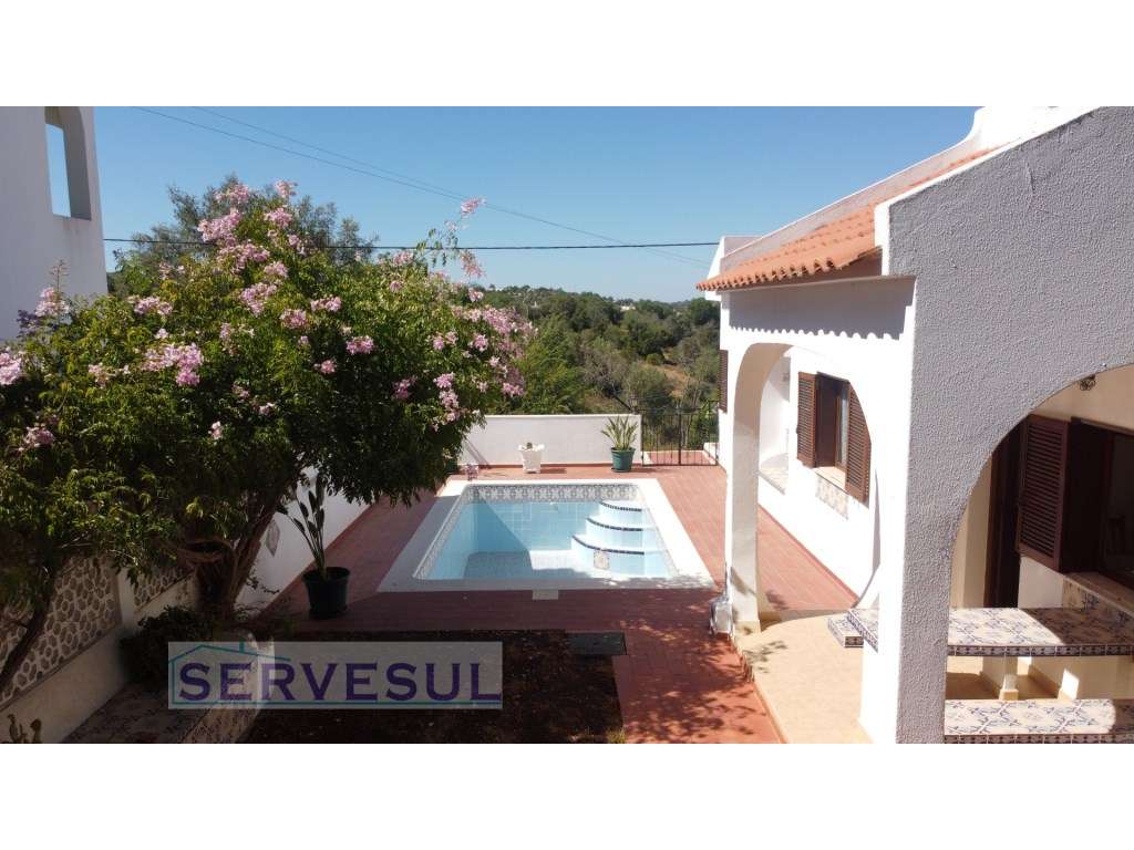 Charmosa moradia situada a apenas 1 km da vila de Paderne e a 20 mi... - Grande imagem: 3/48