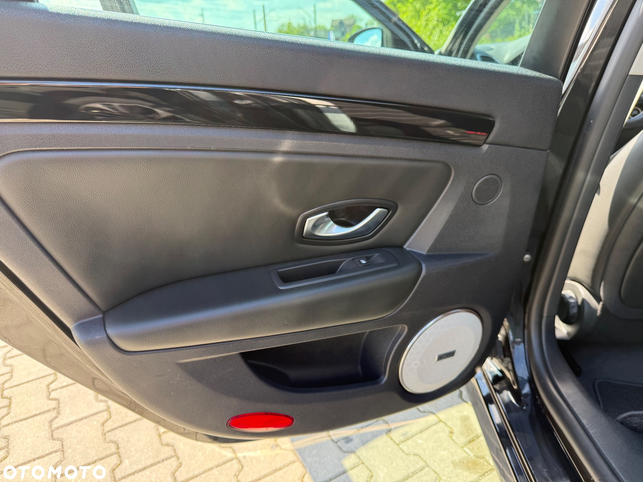 Renault Laguna dCi 110 FAP Bose Edition - 13