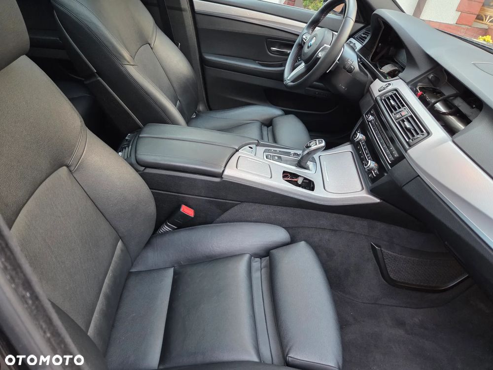 BMW Seria 5 530d xDrive Luxury Line - 27