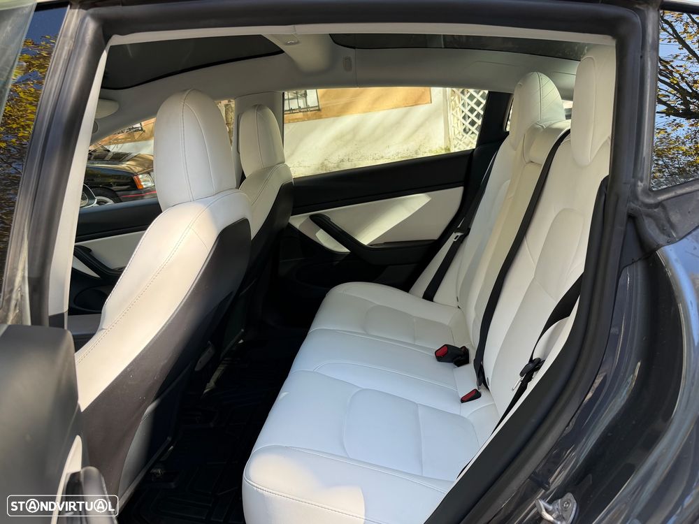 Tesla Model 3 Performance Dual Motor AWD - 23