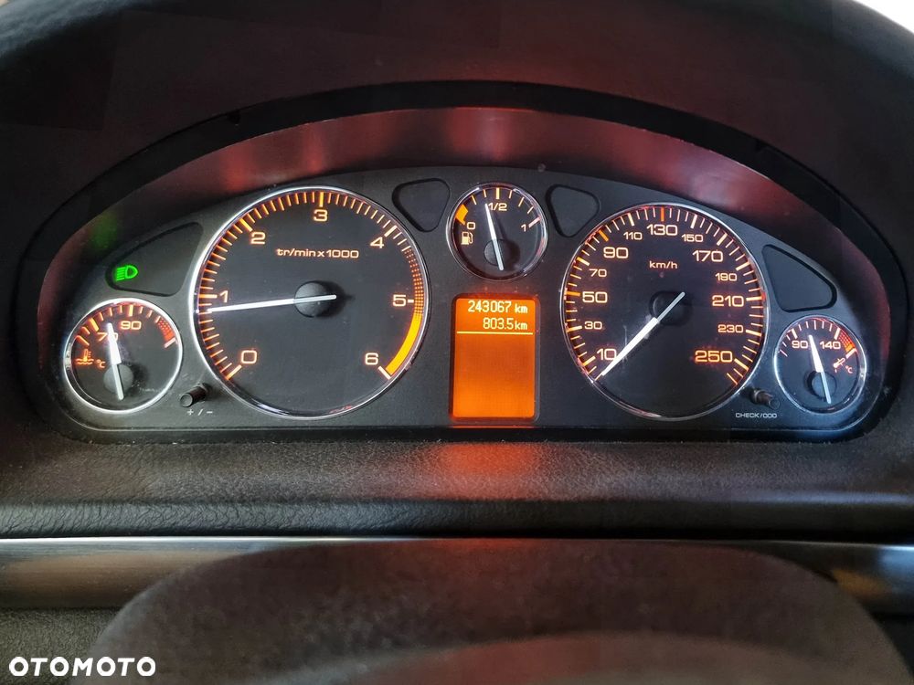 Peugeot 407 2.0 HDi Premium Navtech - 22