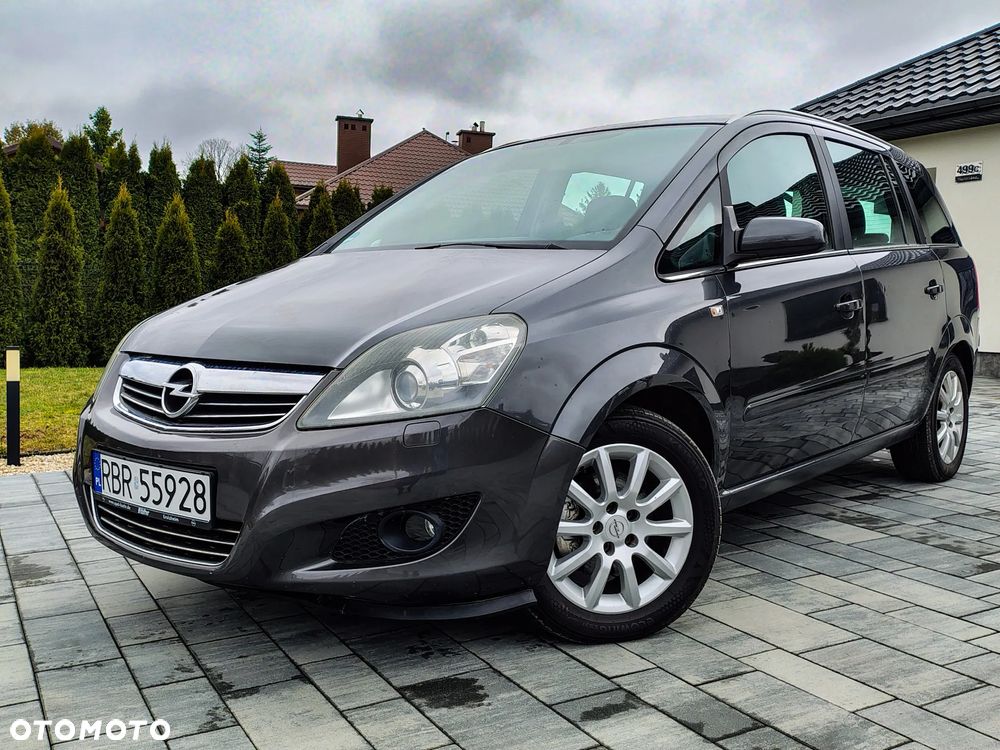 Opel Zafira 1.8 Cosmo - 1