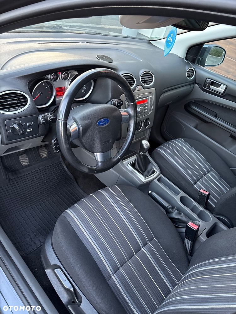 Ford Focus 1.6 Comfort - 17