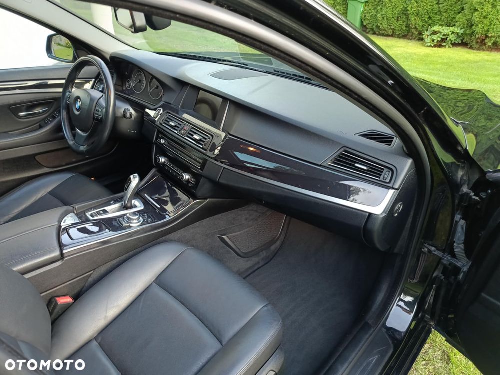 BMW Seria 5 518d - 14