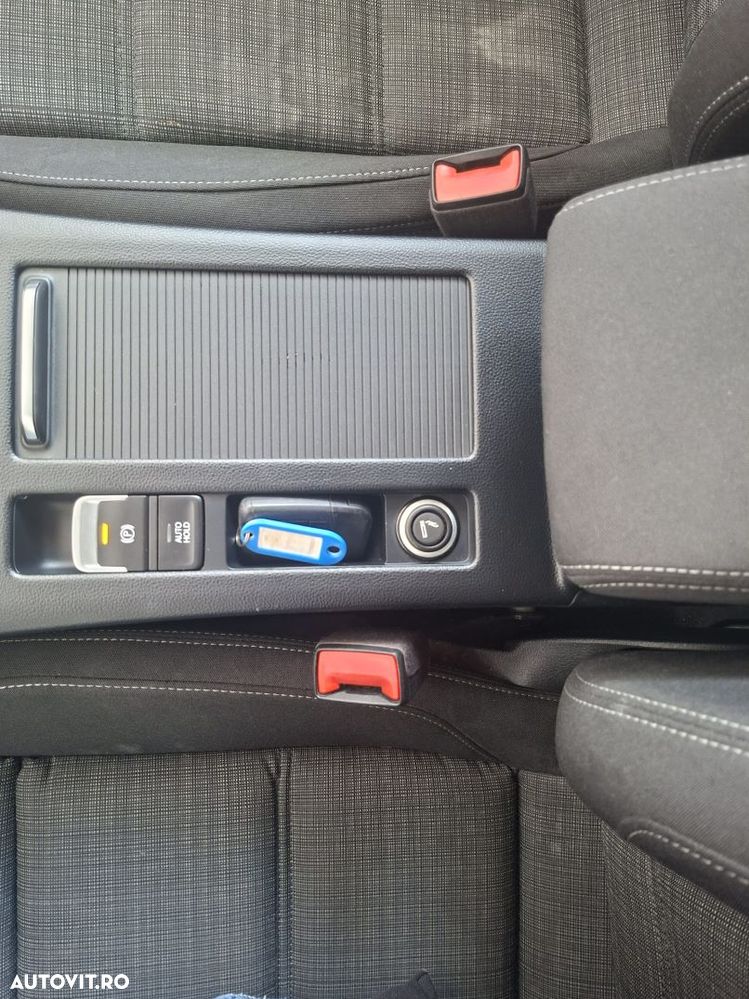 Volkswagen Passat 2.0 TDI DSG Comfortline - 14