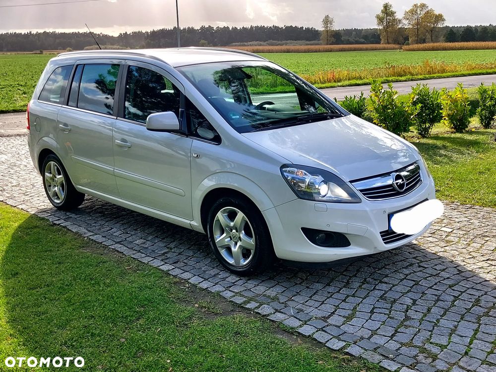 Opel Zafira 1.8 Design Edition - 1