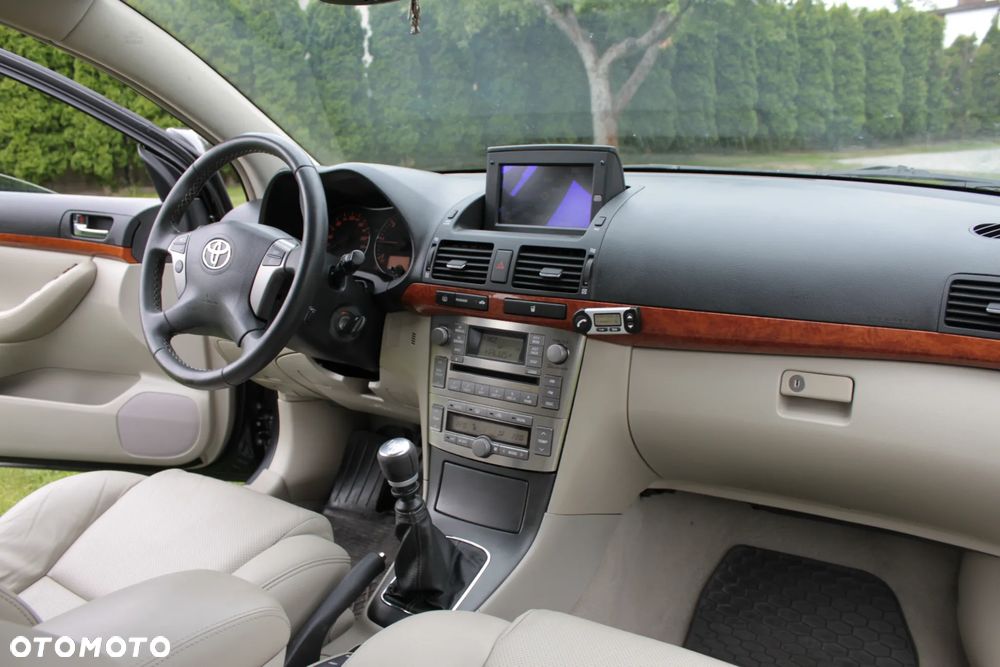 Toyota Avensis 2.2 D-CAT Executive - 30