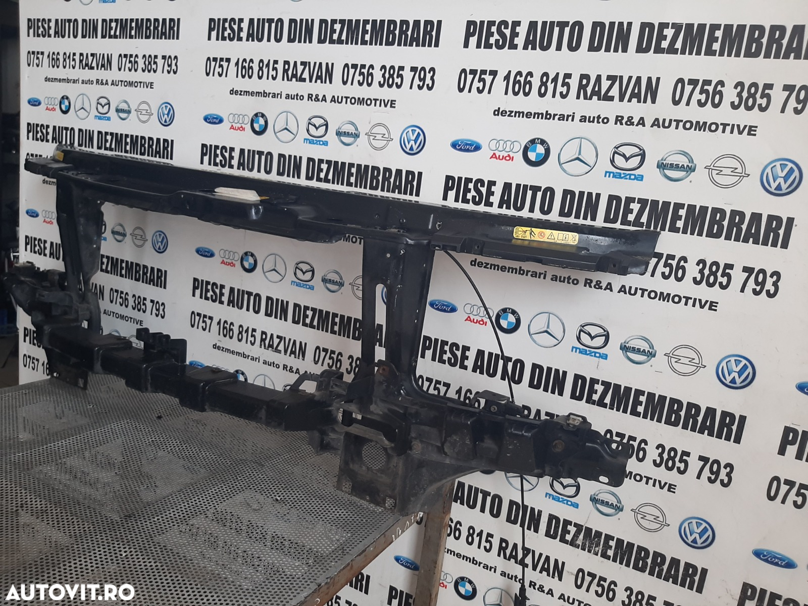Trager Calandru Fata Complet Radiator Apa Clima Termocupla Etc. Land Rover Range Rover Vogue L322 A - 12