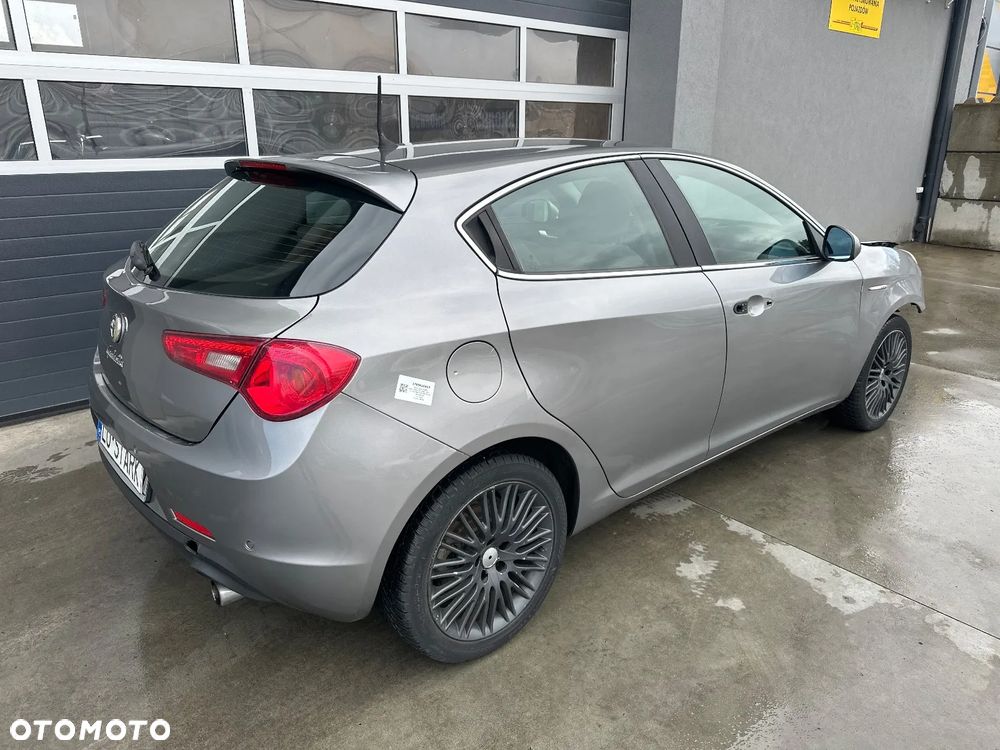 Alfa Romeo Giulietta 2.0 JTDM Distinctive - 2