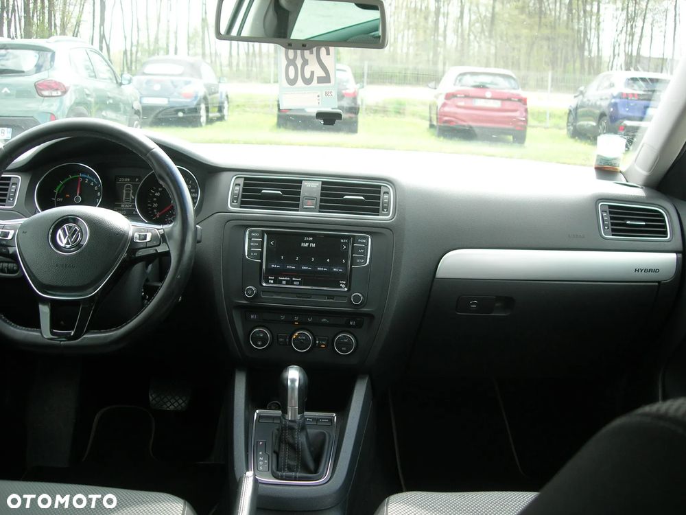 Volkswagen Jetta Hybrid - 16
