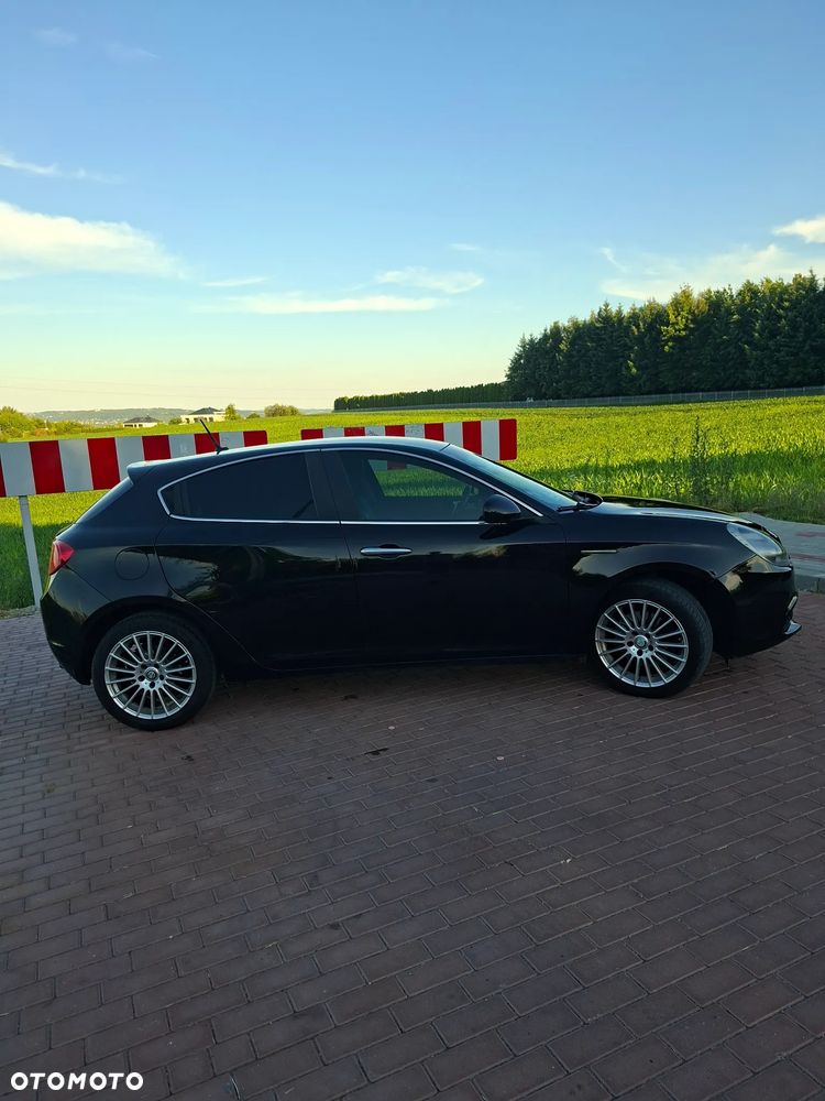 Alfa Romeo Giulietta 2.0 JTDM Distinctive - 5