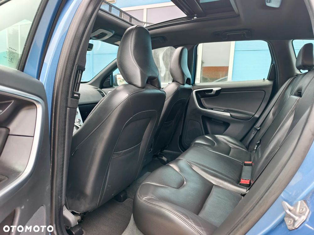 Volvo XC 60 D4 Geartronic Summum - 12
