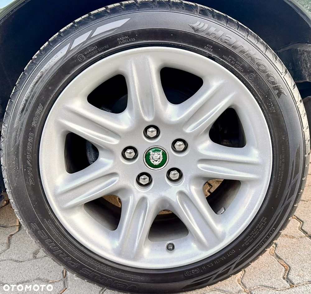 Jaguar XK8 Coupe - 14