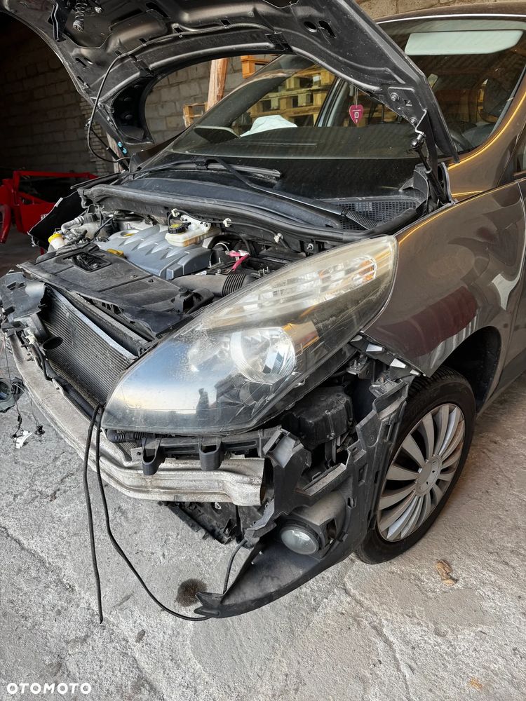 Renault Scenic 1.6 16V 110 TomTom Edition - 4