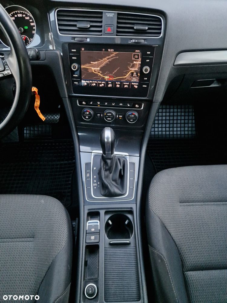 Volkswagen Golf - 15