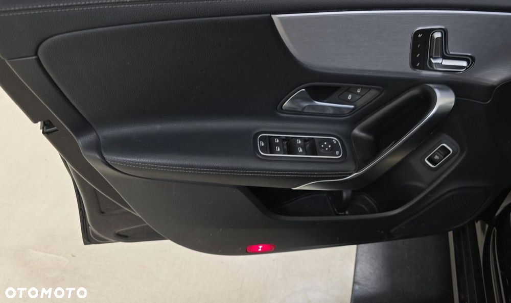 Mercedes-Benz CLA 250 4-Matic Progressive 7G-DCT - 10