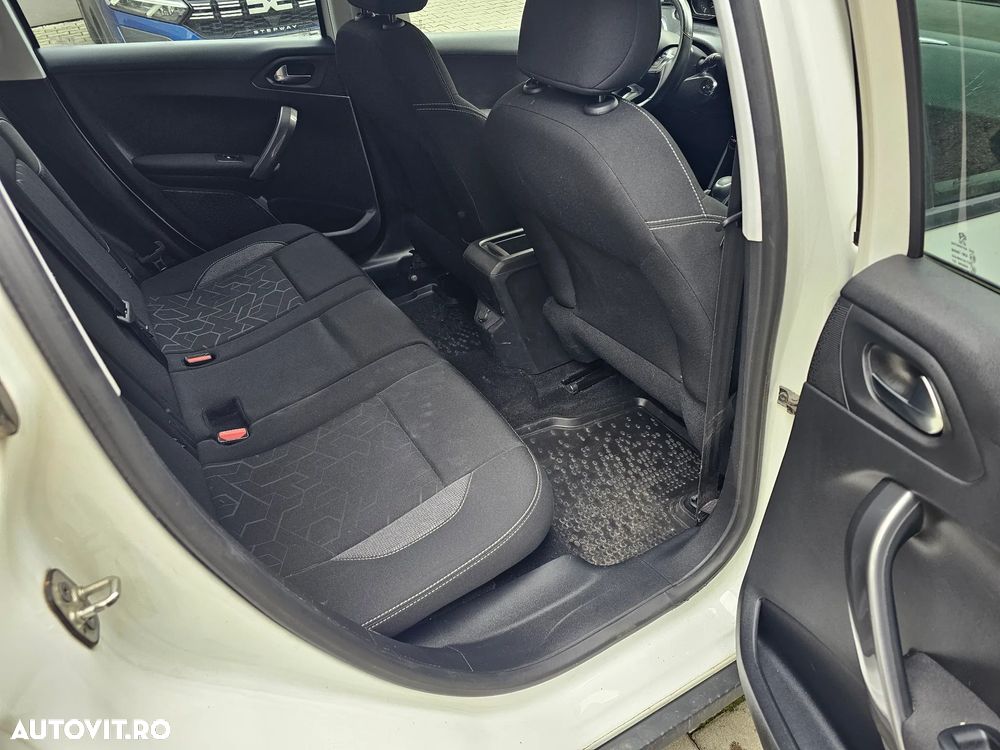 Peugeot 2008 - 9