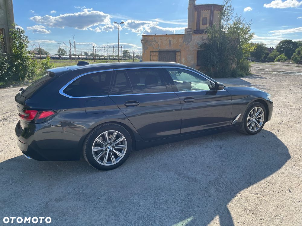 BMW Seria 5 520d xDrive - 7