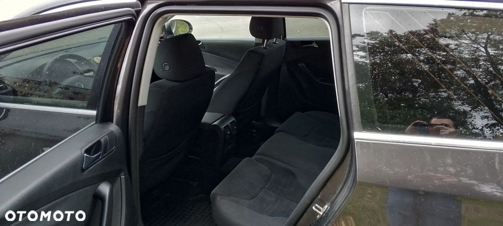 Volkswagen Passat 1.9 TDI Highline - 5