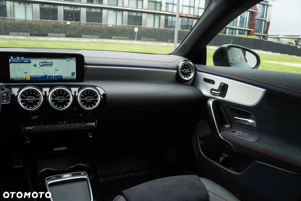 Mercedes-Benz CLA 220 mHEV 4-Matic AMG Line 8G-DCT - 20