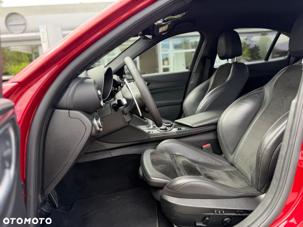 Alfa Romeo Giulia 2.2 AT8-Q4 Veloce - 9