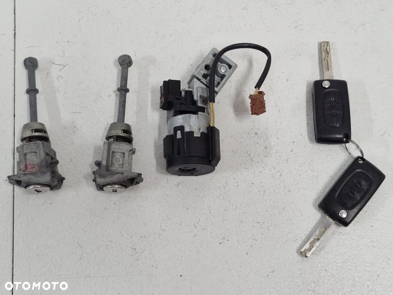 PEUGEOT RCZ STACYJKA KLUCZYKI 2x PILOT WKŁADKI ZAMKA KOMPLET 9663123280 - 1