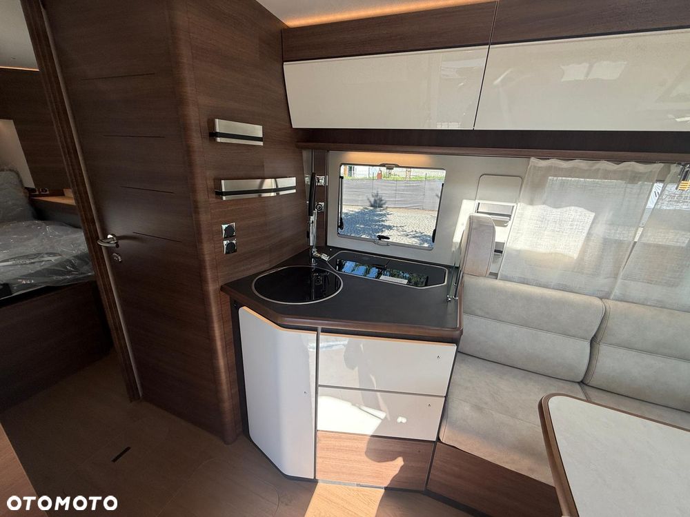 Rapido 8096dF - MY2026, automat 8-biegowy 180KM - 10