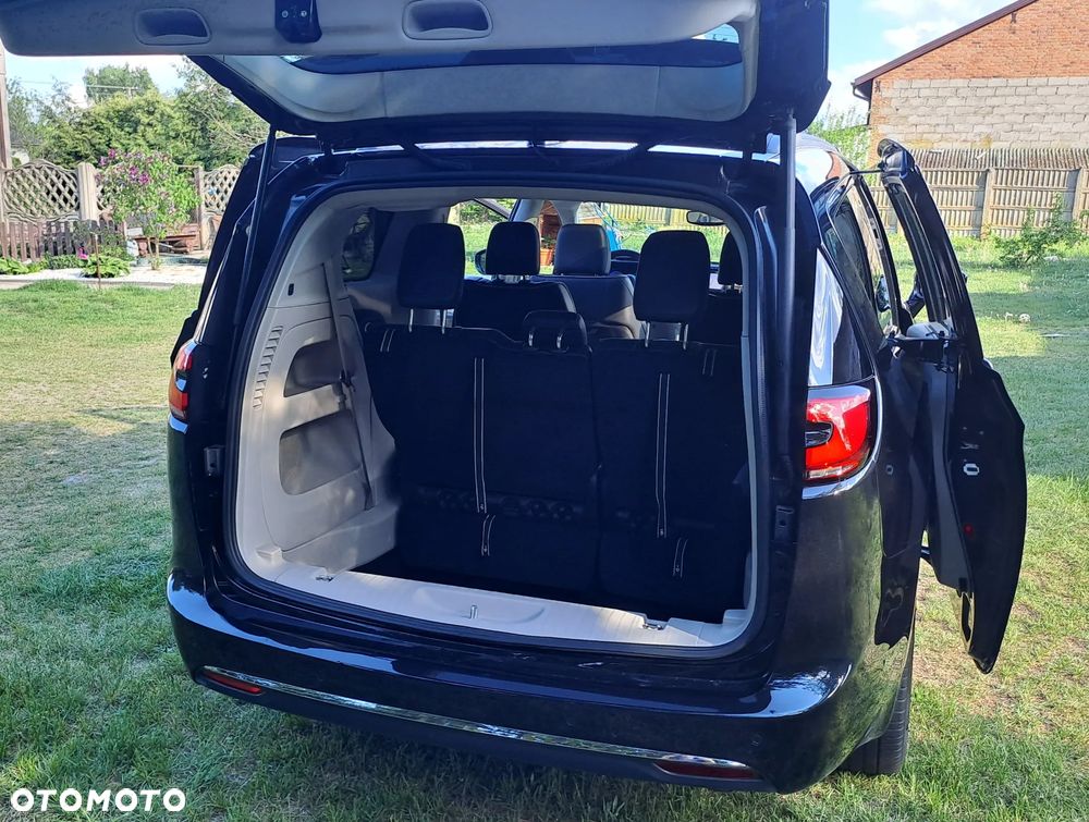 Chrysler Pacifica - 7
