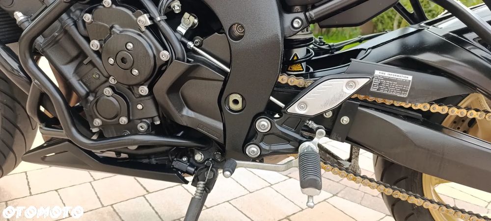 Yamaha FZ8 - 36