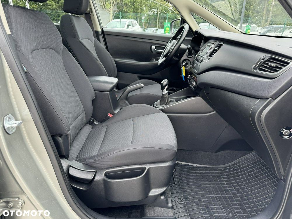 Kia Carens 1.7 CRDi Vision - 33