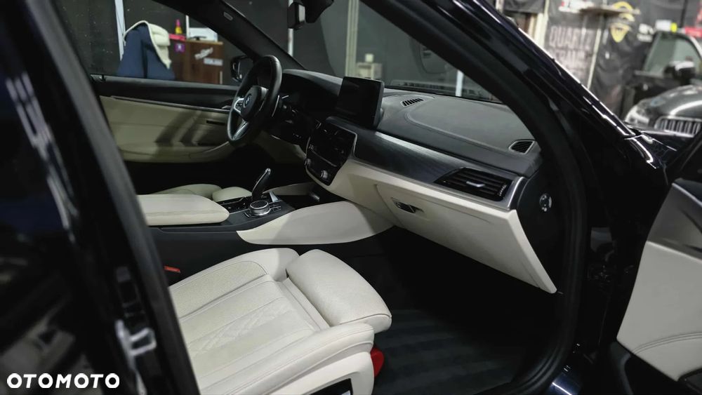 BMW Seria 5 520d xDrive M Sport sport - 17