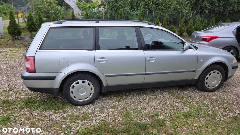 Volkswagen Passat 1.9 TDI Comfortline - 3