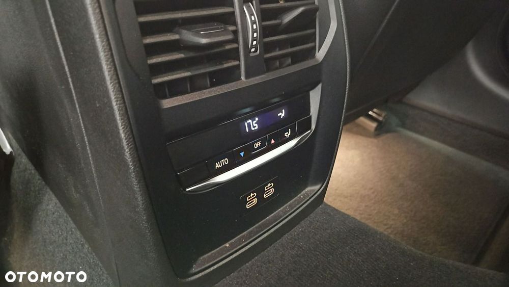 BMW Seria 3 318i M Sport - 22