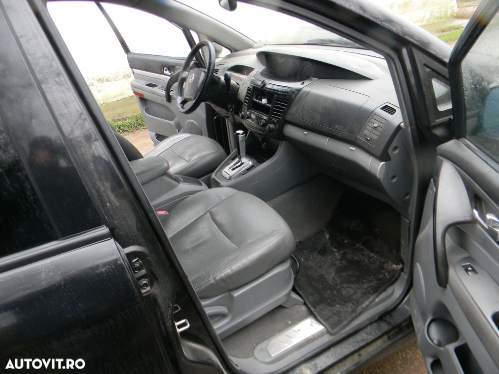 Dezmembrari  Ssangyong RODIUS  2005  > 0000 2.7 Xdi Motorina - 25