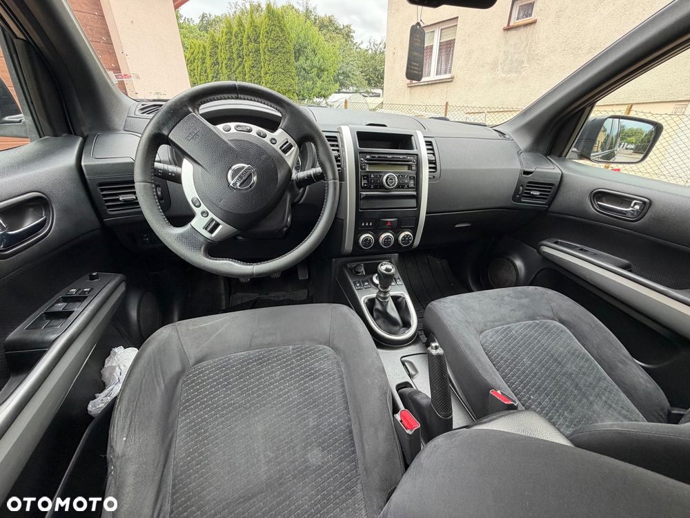 Nissan X-Trail 2.0 dCi 4x4 DPF SE - 38
