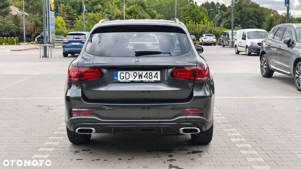 Mercedes-Benz GLC 220 d 4Matic 9G-TRONIC AMG Line - 9