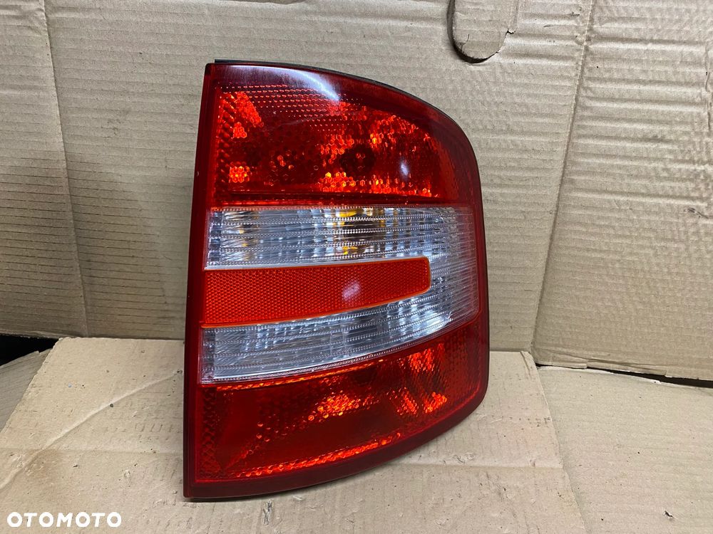 LAMPA TYLNA PRAWA SKODA FABIA I 6Y9945096E 6Y9945112D - 1
