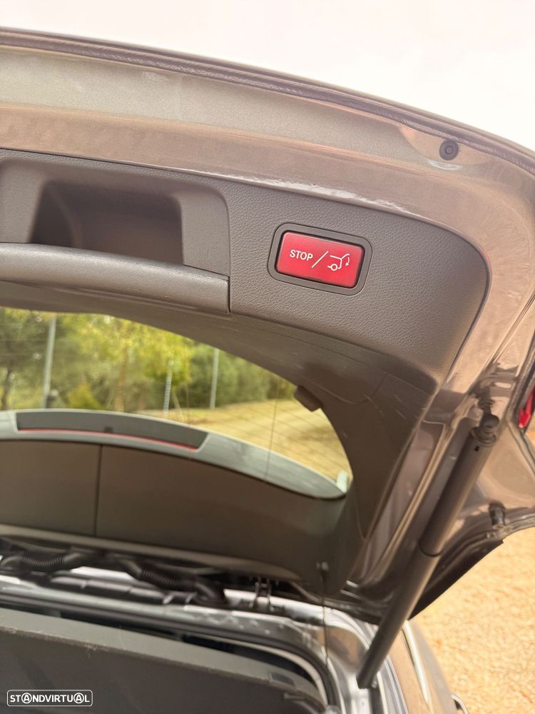 Mercedes-Benz GLA 180 d Urban - 15