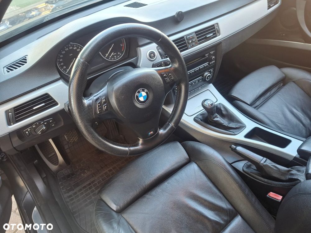 BMW Seria 3 318d DPF Edition Sport - 26