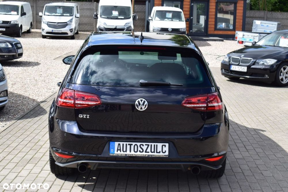 Volkswagen Golf - 9