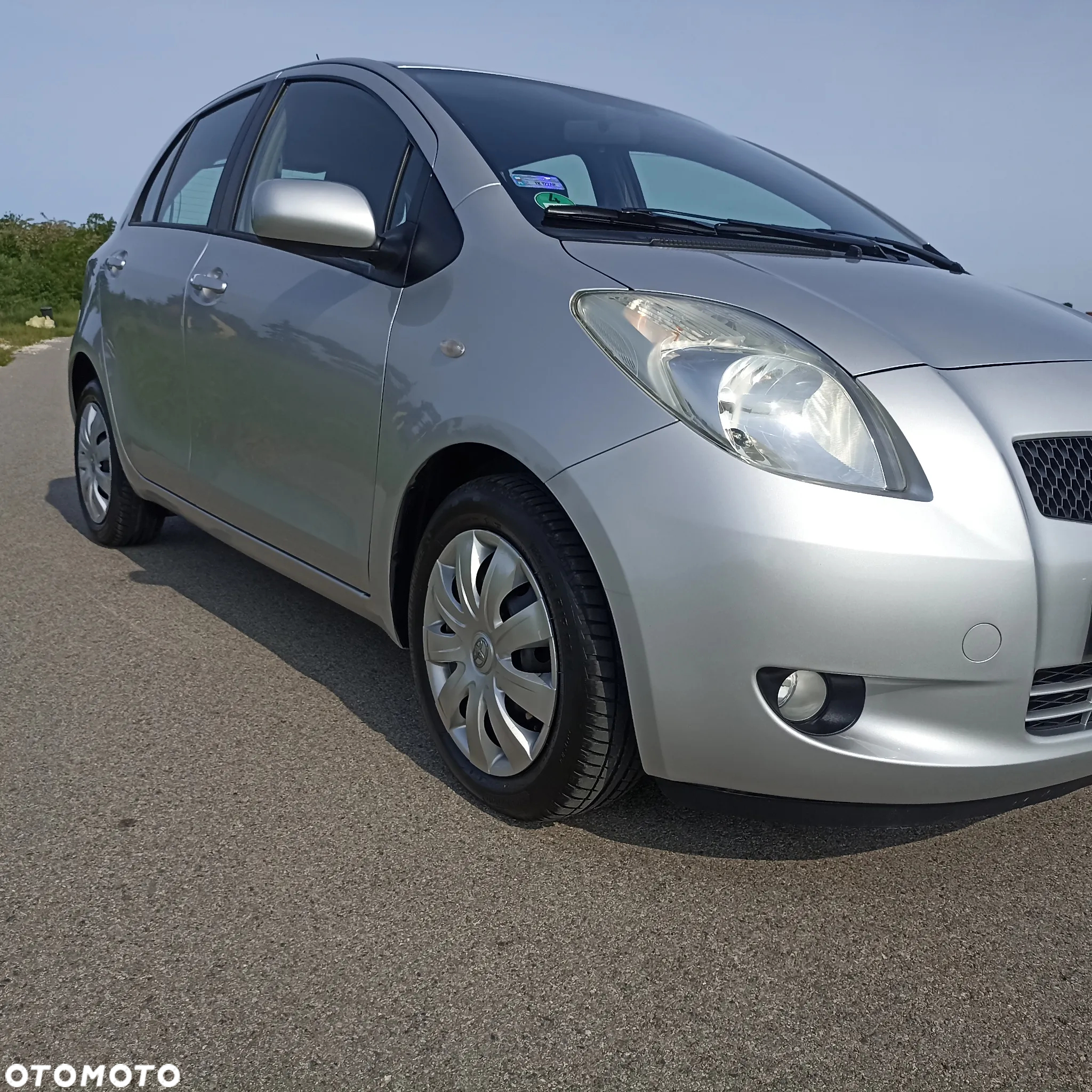 Toyota Yaris 1.3 Prestige - 32